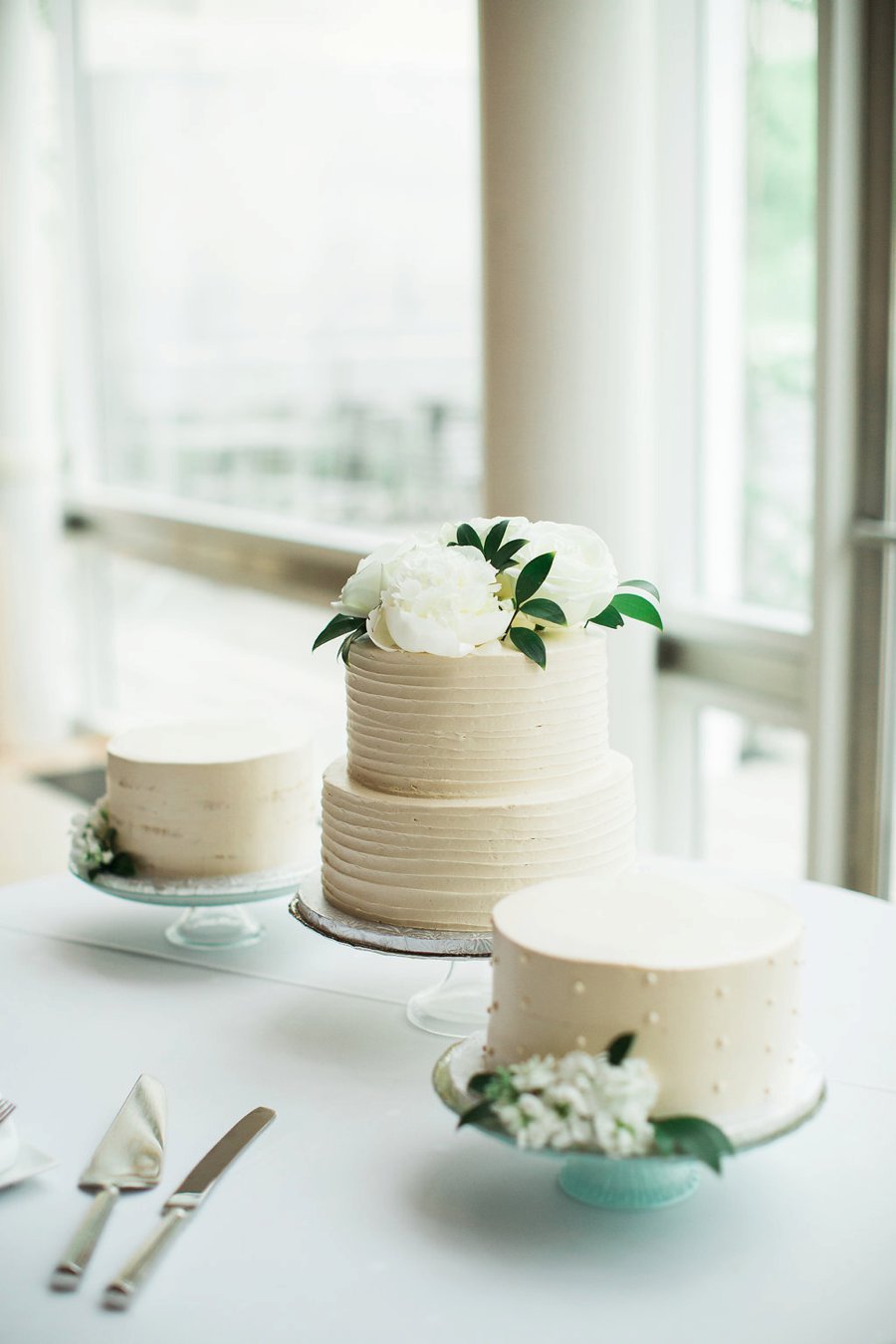 Green & White Modern Garden Dallas Wedding via TheELD.com