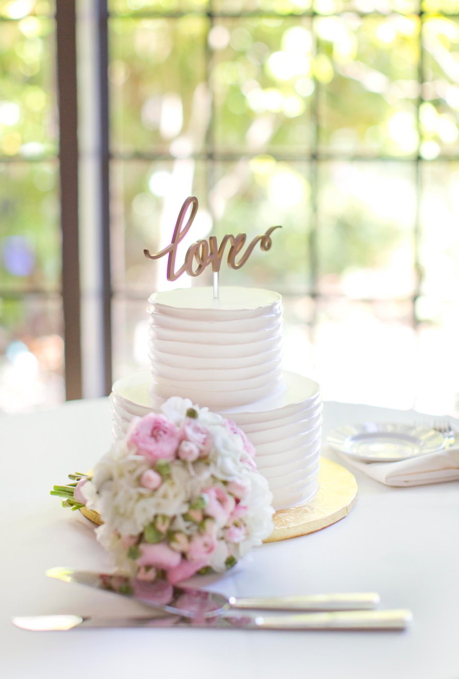 A Romantic Pink & Blue Watercolor California Wedding via TheELD.com