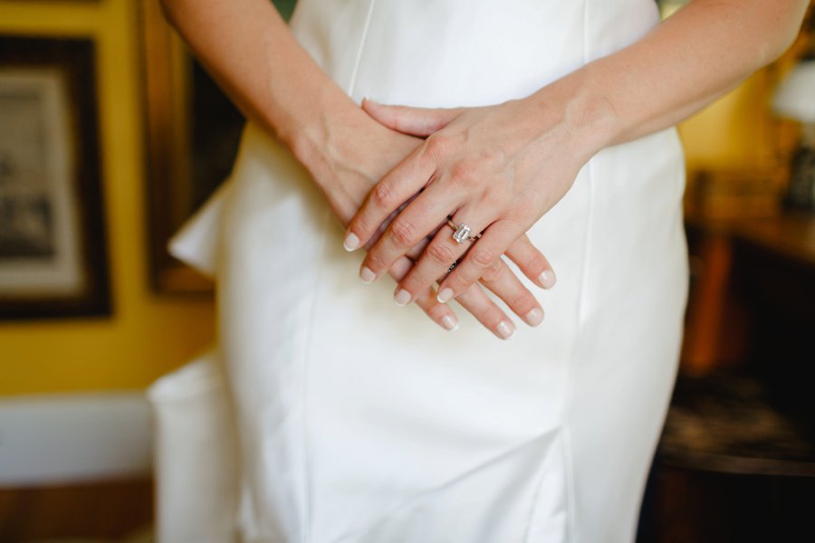 An Elegant Vintage inspired Blue & White Connecticut Wedding via TheELD.com