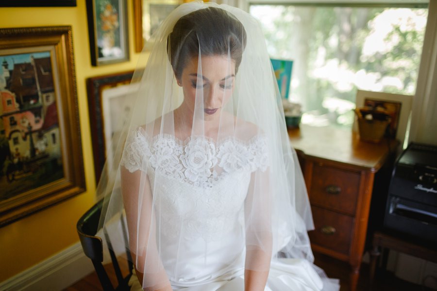 An Elegant Vintage inspired Blue & White Connecticut Wedding via TheELD.com