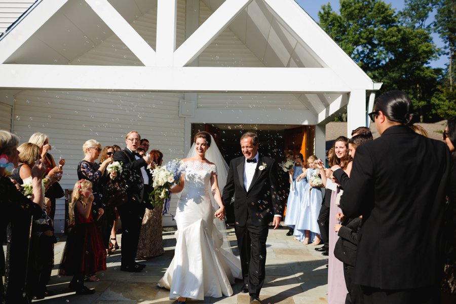 An Elegant Vintage inspired Blue & White Connecticut Wedding via TheELD.com