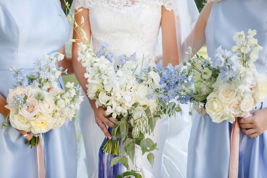 An Elegant Vintage inspired Blue & White Connecticut Wedding via TheELD.com