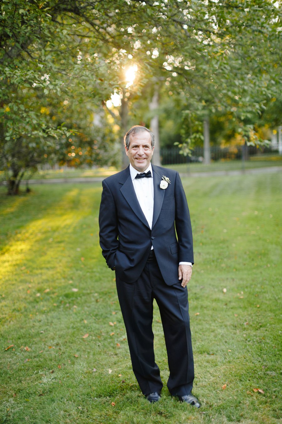 An Elegant Vintage inspired Blue & White Connecticut Wedding via TheELD.com