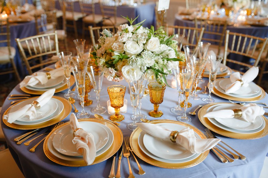 An Elegant Vintage inspired Blue & White Connecticut Wedding via TheELD.com