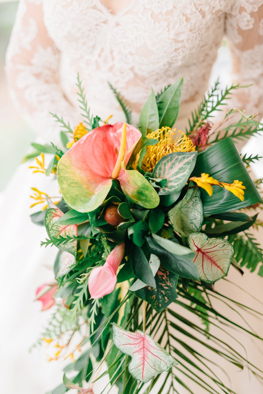 Colorful & Elegant Tropical Wedding Ideas via TheELD.com