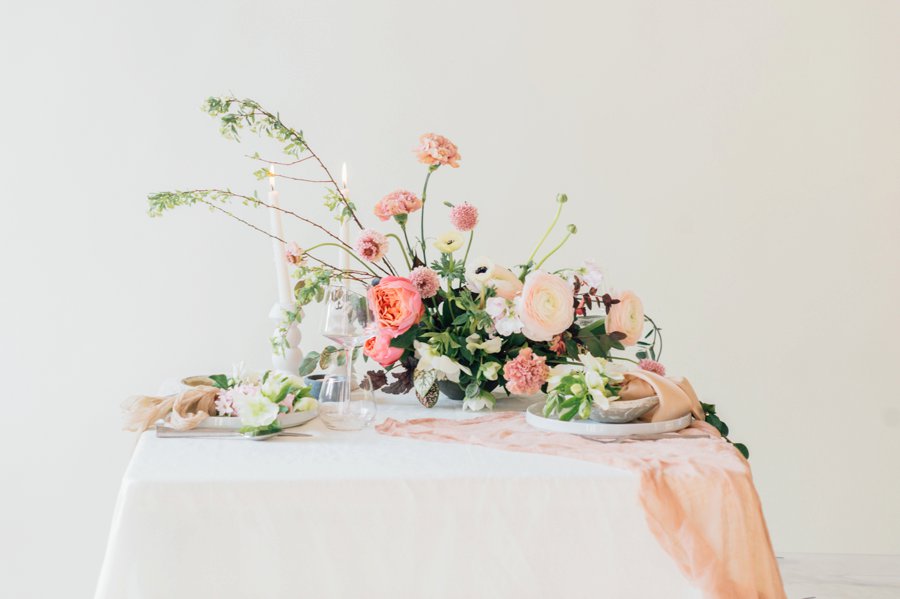 Minimalist Ethereal Wedding Ideas via TheELD.com