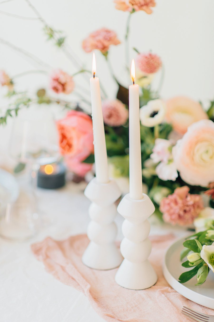 Minimalist Ethereal Wedding Ideas via TheELD.com