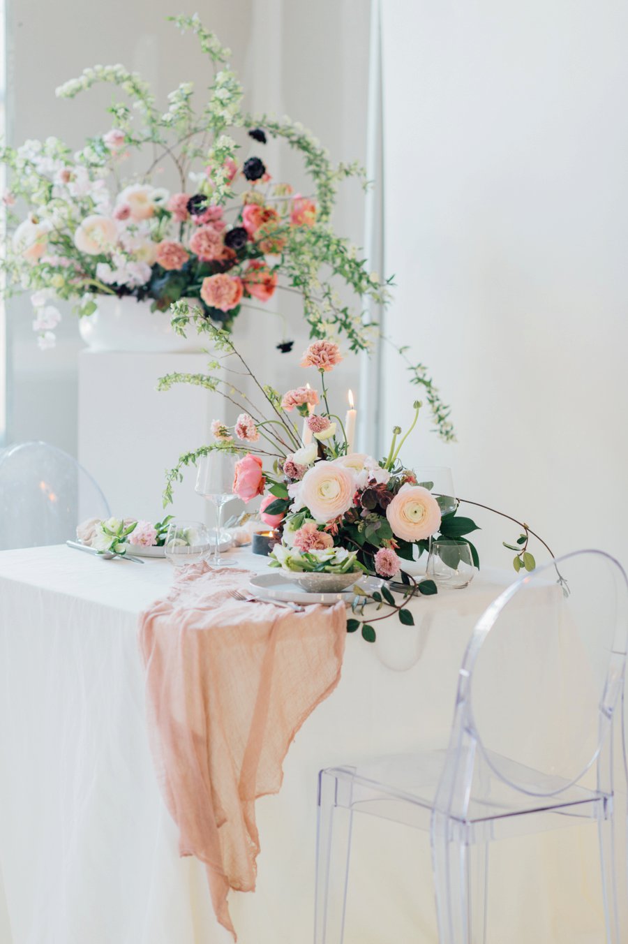 Minimalist Ethereal Wedding Ideas via TheELD.com