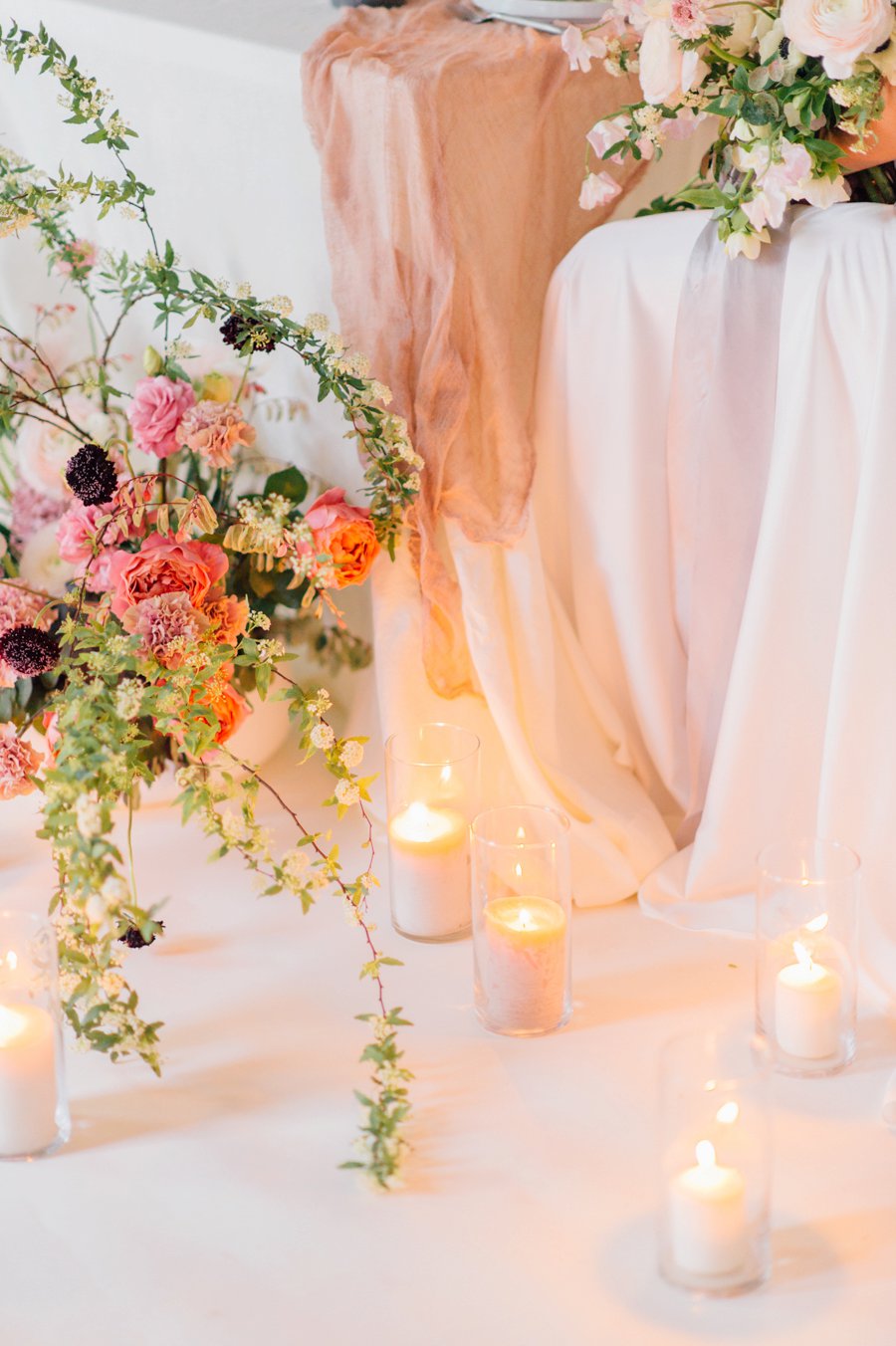 Minimalist Ethereal Wedding Ideas via TheELD.com