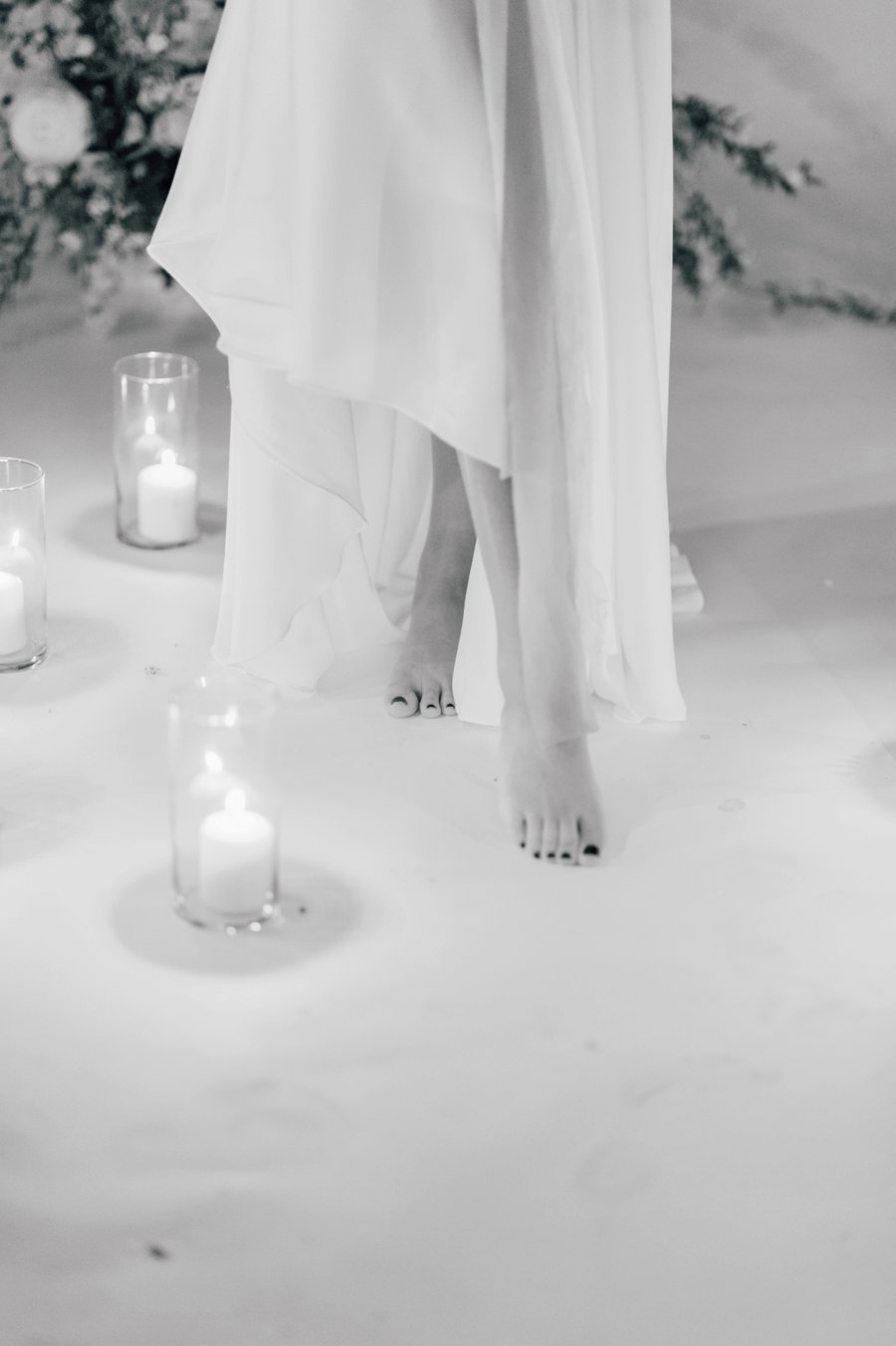 Minimalist Ethereal Wedding Ideas via TheELD.com