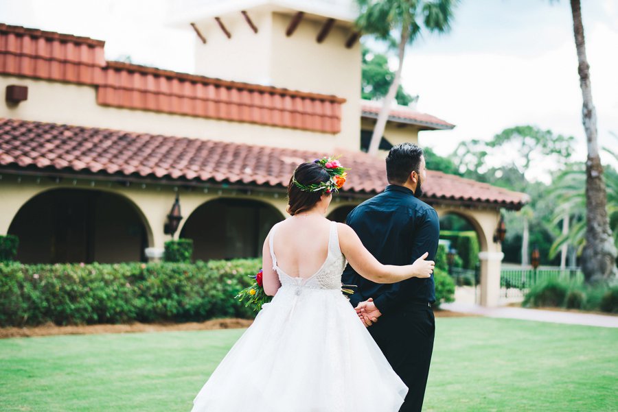 Colorful Cultural “Dia de Los Muertos” Wedding Ideas via TheELD.com