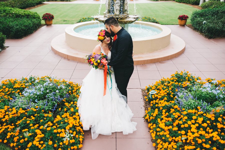 Colorful Cultural “Dia de Los Muertos” Wedding Ideas via TheELD.com