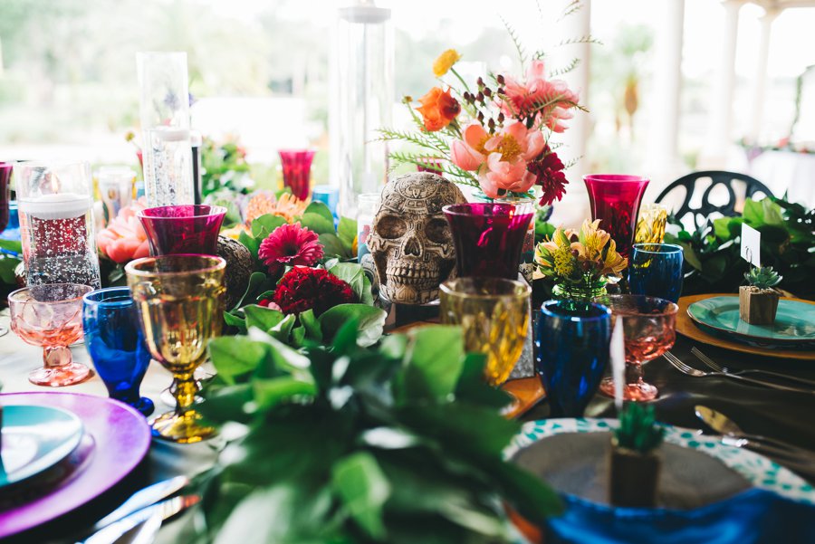 Colorful Cultural “Dia de Los Muertos” Wedding Ideas via TheELD.com