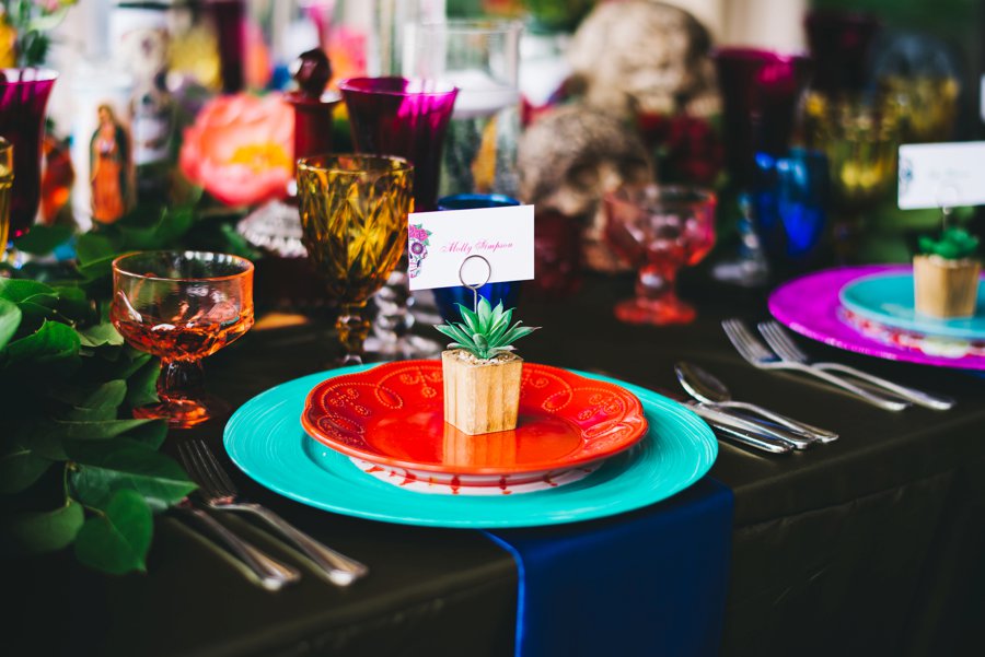 Colorful Cultural “Dia de Los Muertos” Wedding Ideas via TheELD.com