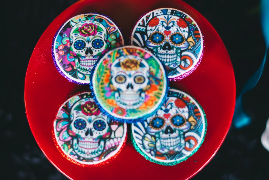 Colorful Cultural “Dia de Los Muertos” Wedding Ideas via TheELD.com