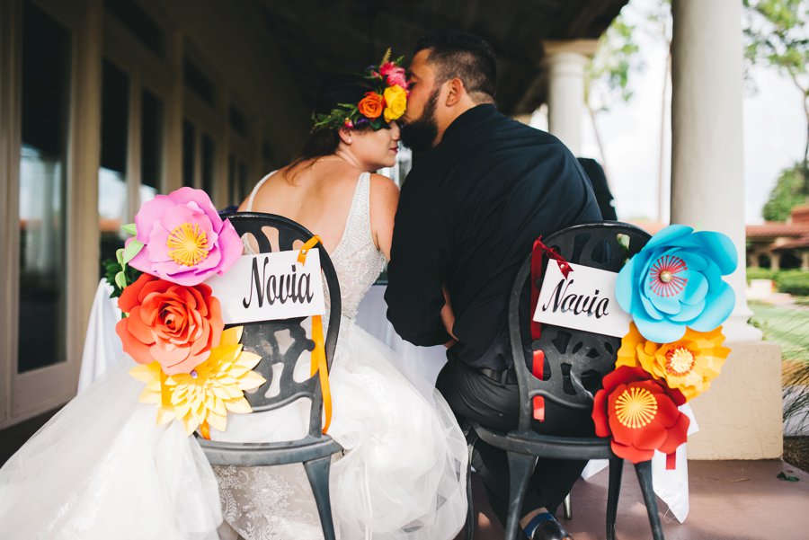 Colorful Cultural “Dia de Los Muertos” Wedding Ideas via TheELD.com