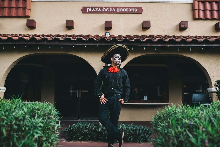 Colorful Cultural “Dia de Los Muertos” Wedding Ideas via TheELD.com