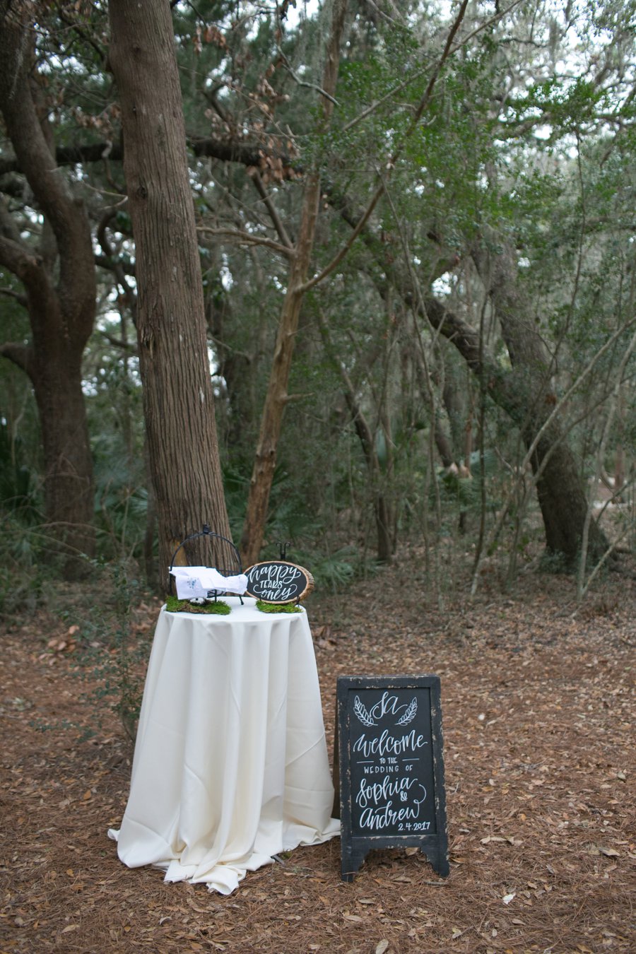 A Rustic Elegant Woodland Inspired Wedding via TheELD.com
