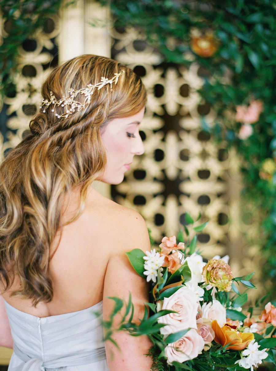 Romantic Peach & Orange Autumn Inspired Wedding Ideas via TheELD.com