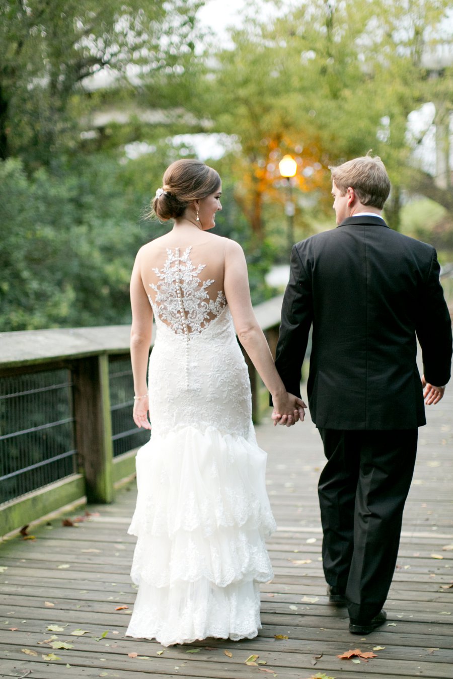 A Charming Blue & White South Carolina Wedding via TheELD.com