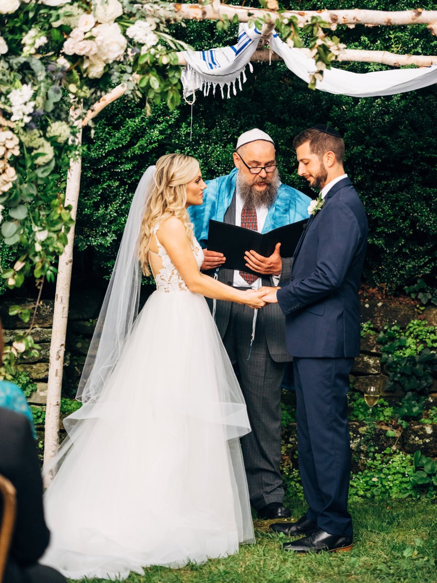 A Romantic Rustic White, Blush, & Blue Asheville Wedding via TheELD.com