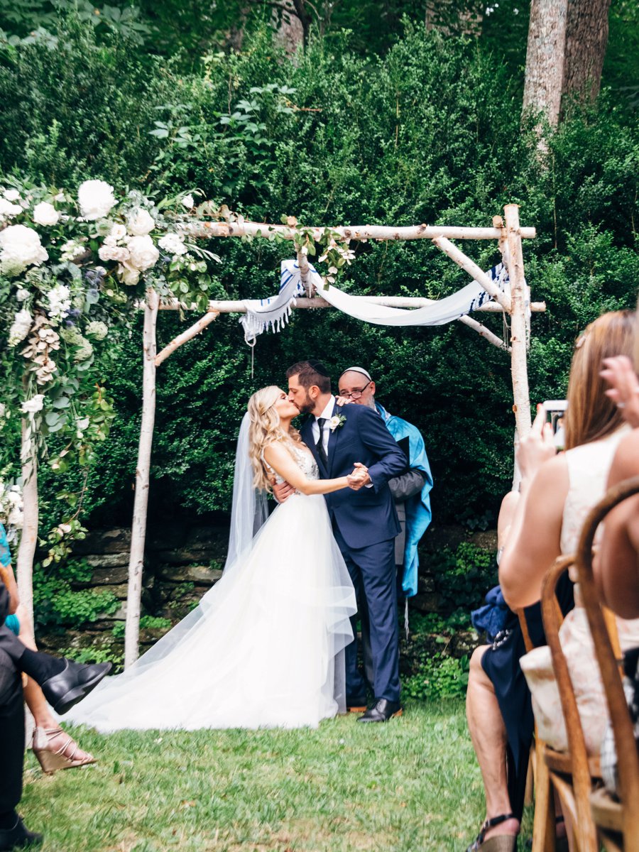 A Romantic Rustic White, Blush, & Blue Asheville Wedding via TheELD.com