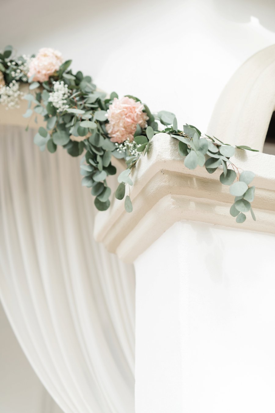 An Elegant Rustic Blush & White California Wedding via TheELD.com