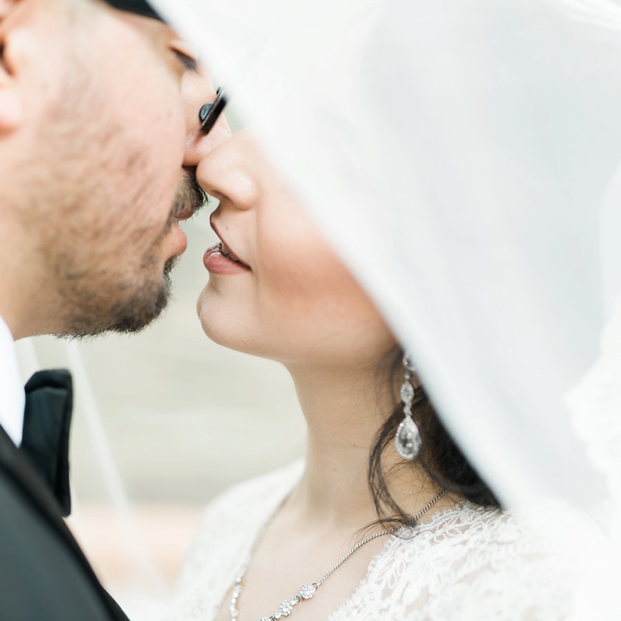 An Elegant Rustic Blush & White California Wedding via TheELD.com