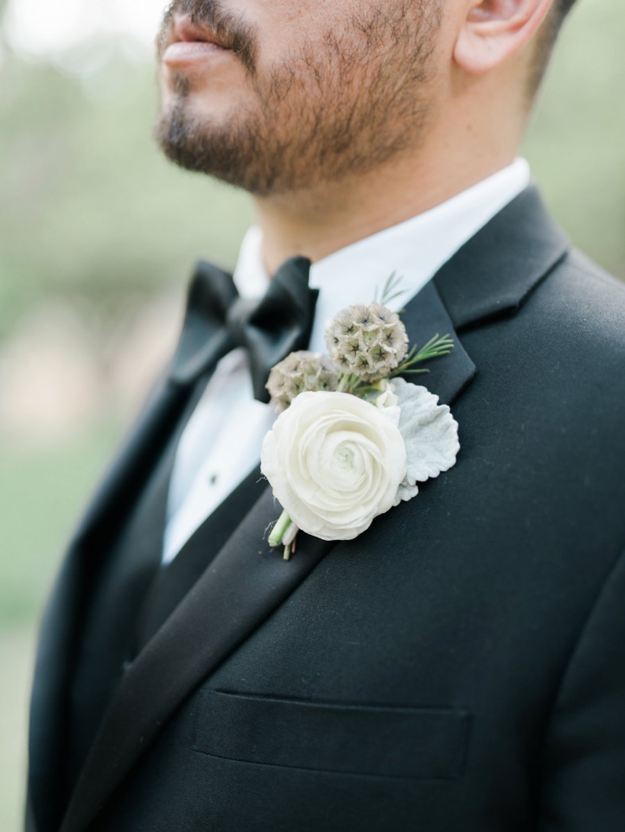 An Elegant Rustic Blush & White California Wedding via TheELD.com