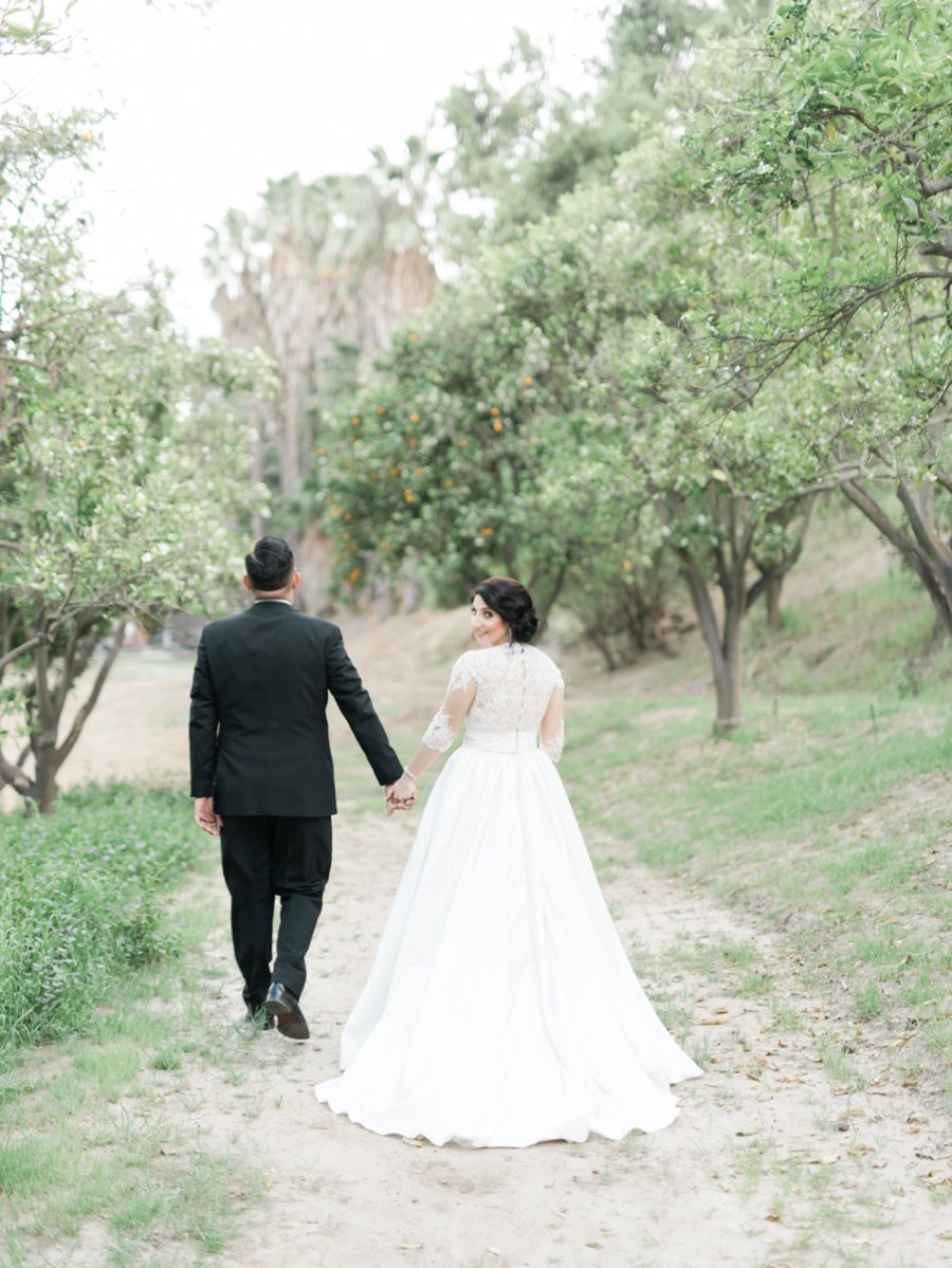 An Elegant Rustic Blush & White California Wedding via TheELD.com