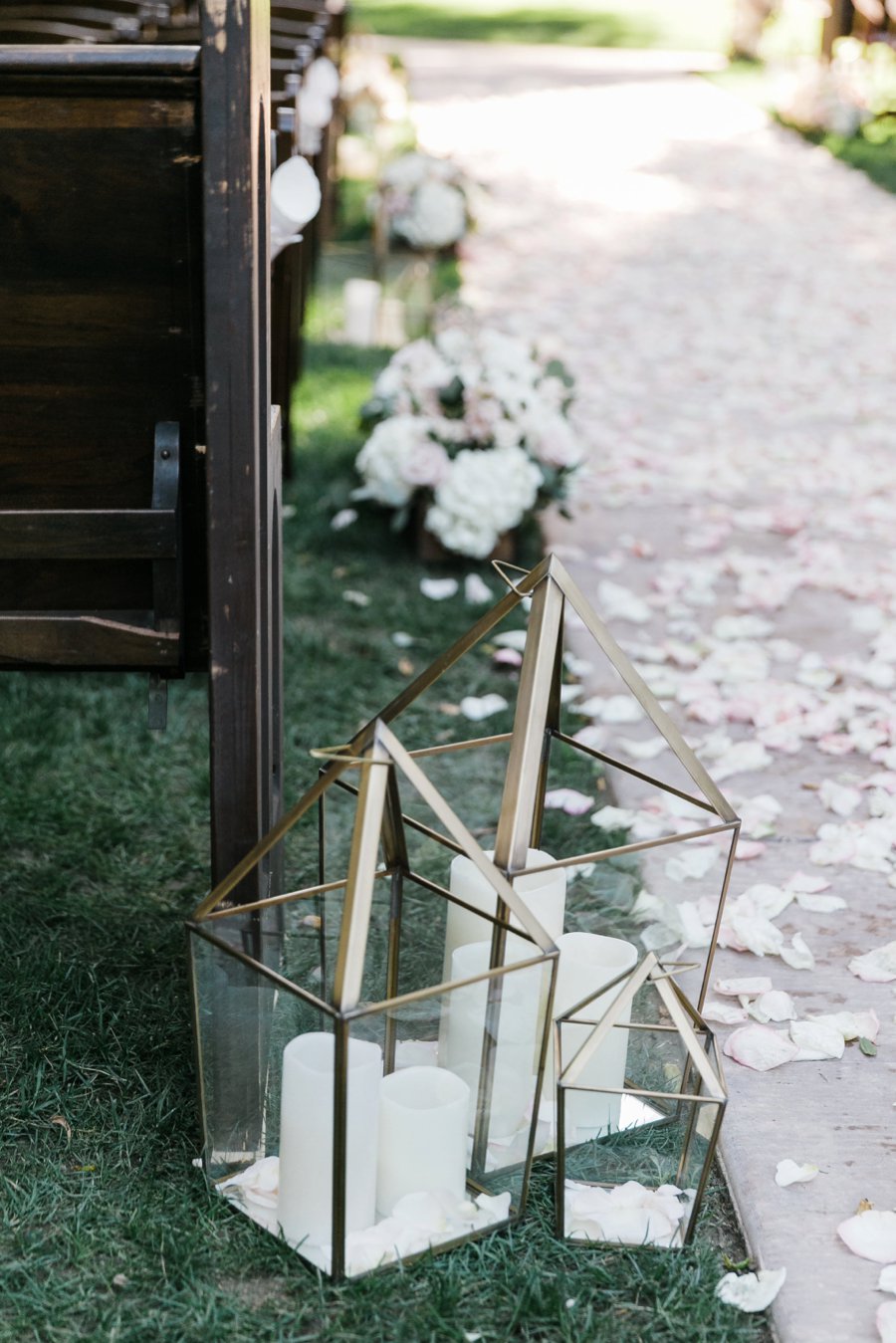 A Romantic Blush & Gold California Wedding via TheELD.com