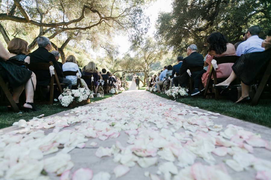 A Romantic Blush & Gold California Wedding via TheELD.com