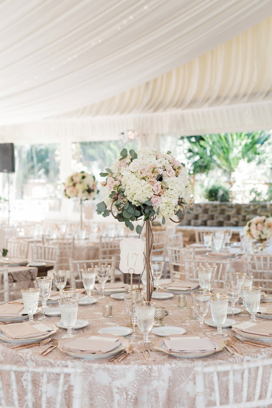 A Romantic Blush & Gold California Wedding via TheELD.com