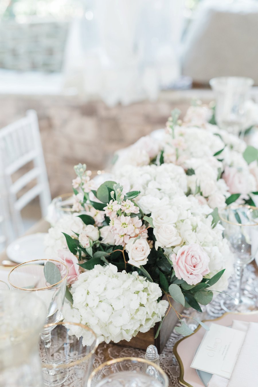 A Romantic Blush & Gold California Wedding via TheELD.com