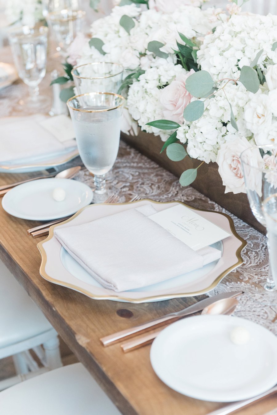 A Romantic Blush & Gold California Wedding via TheELD.com