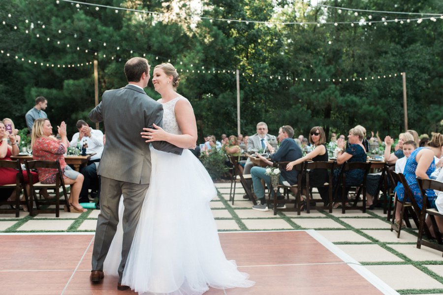 An Elegant Navy & White North Carolina Wedding via TheELD.com