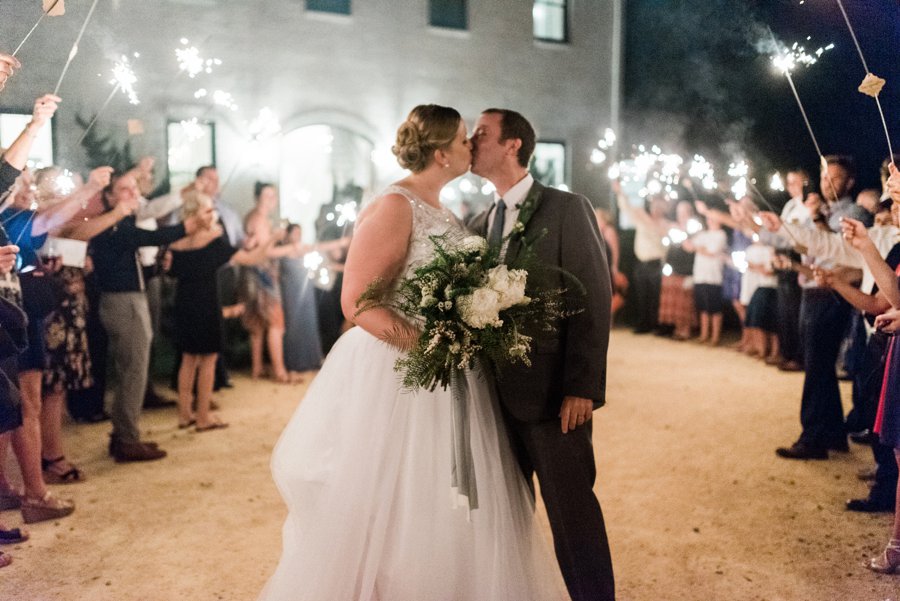 An Elegant Navy & White North Carolina Wedding via TheELD.com