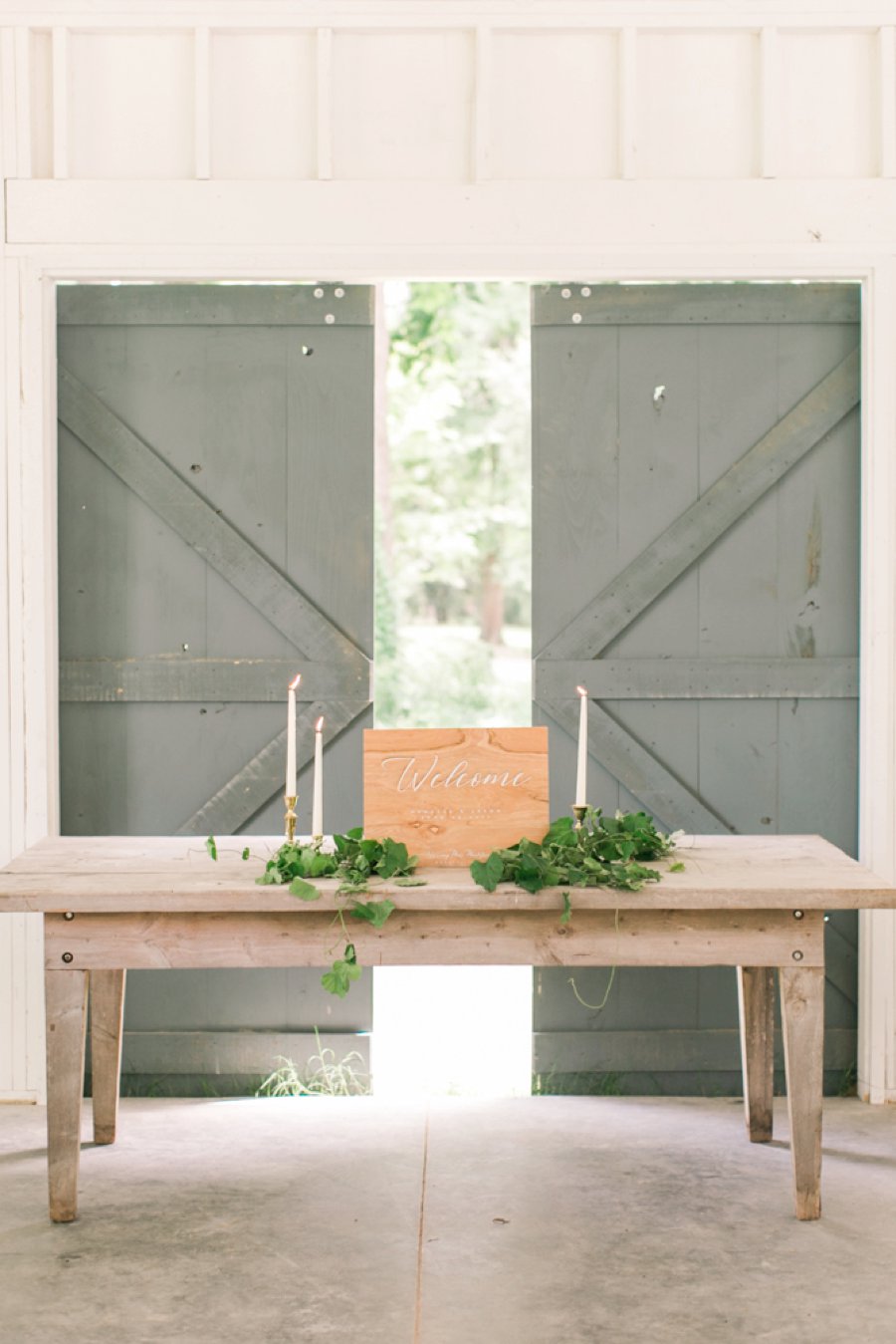 Fresh Blush & Lavender Southern Wedding Ideas via TheELD.com