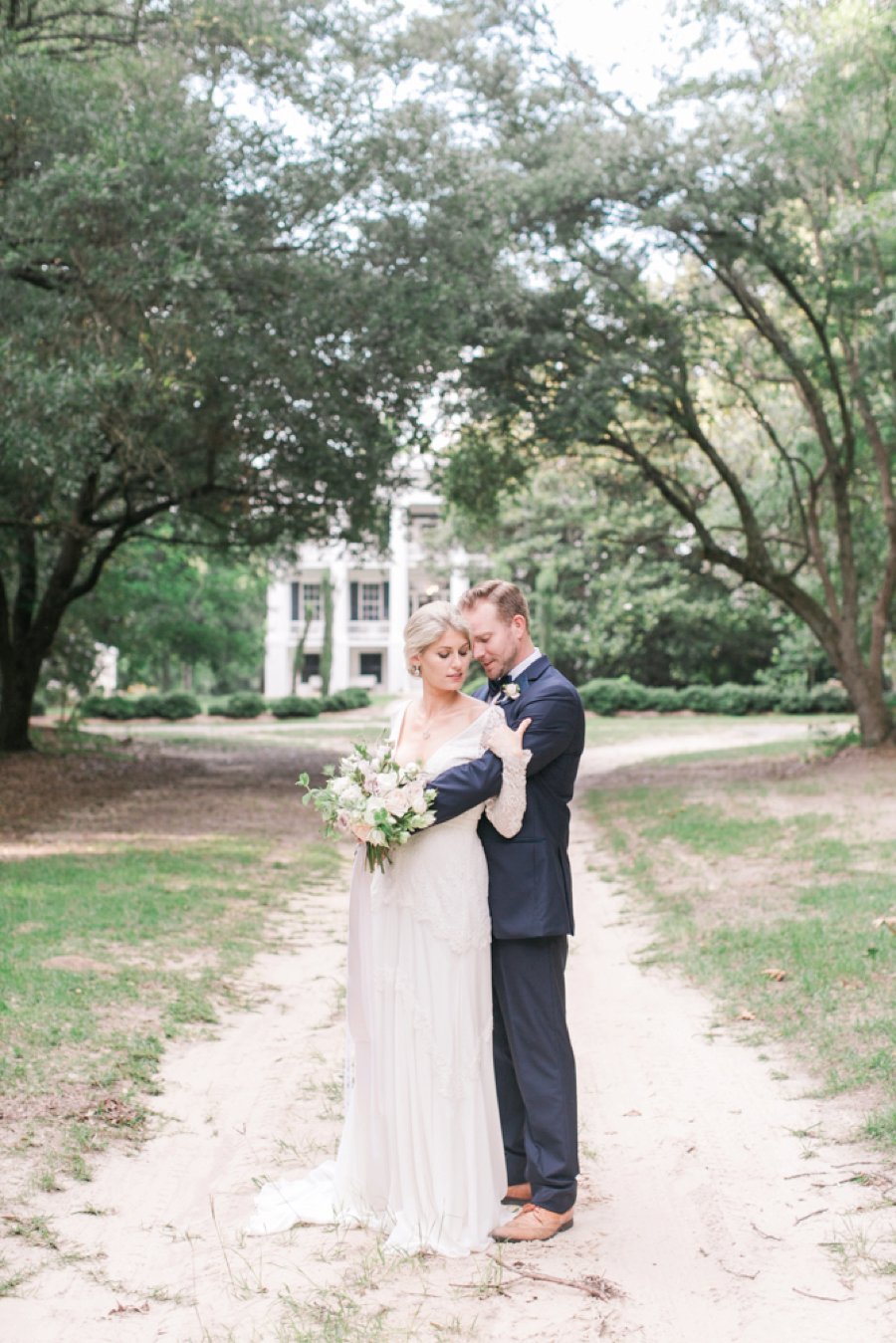 Fresh Blush & Lavender Southern Wedding Ideas via TheELD.com