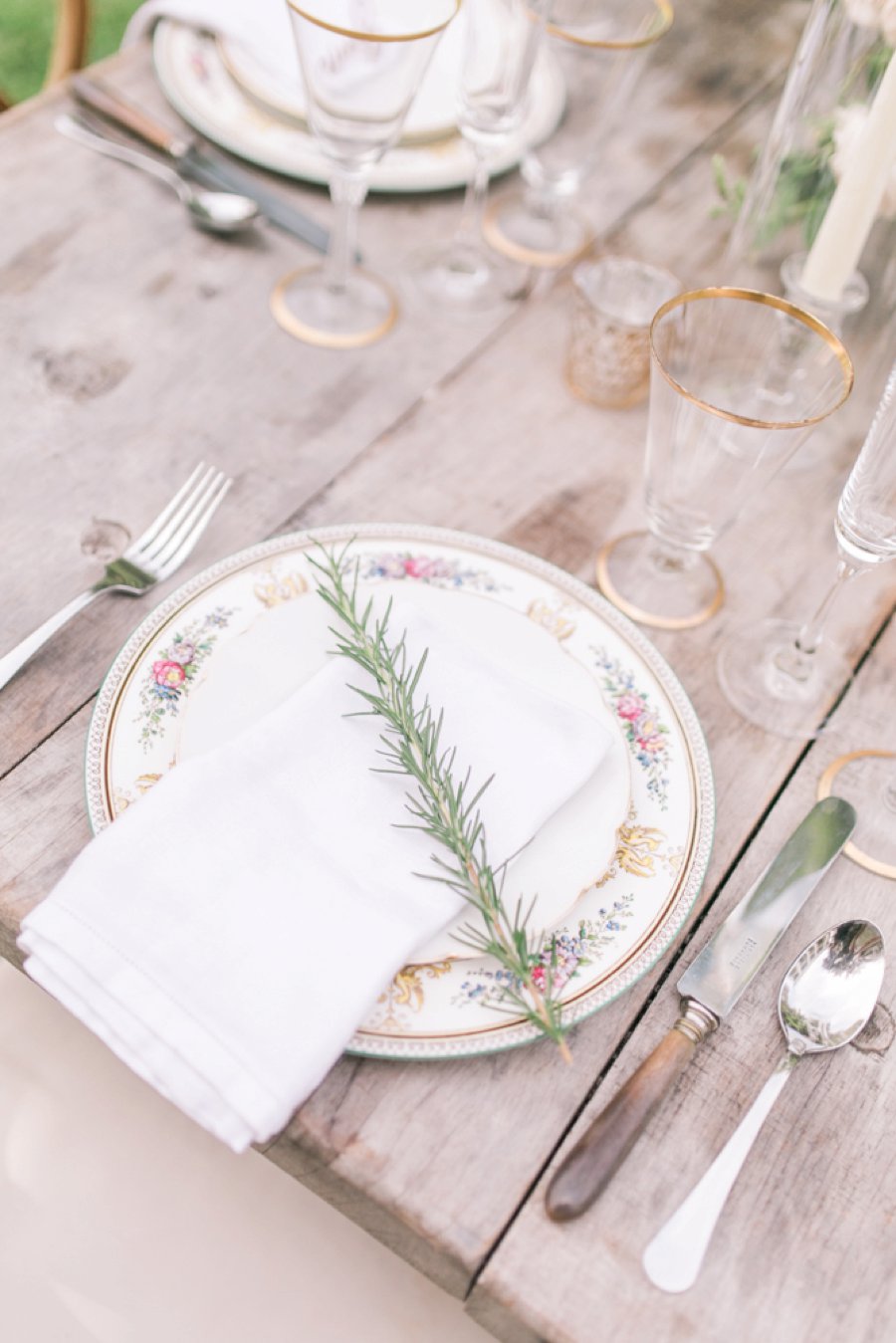 Fresh Blush & Lavender Southern Wedding Ideas via TheELD.com