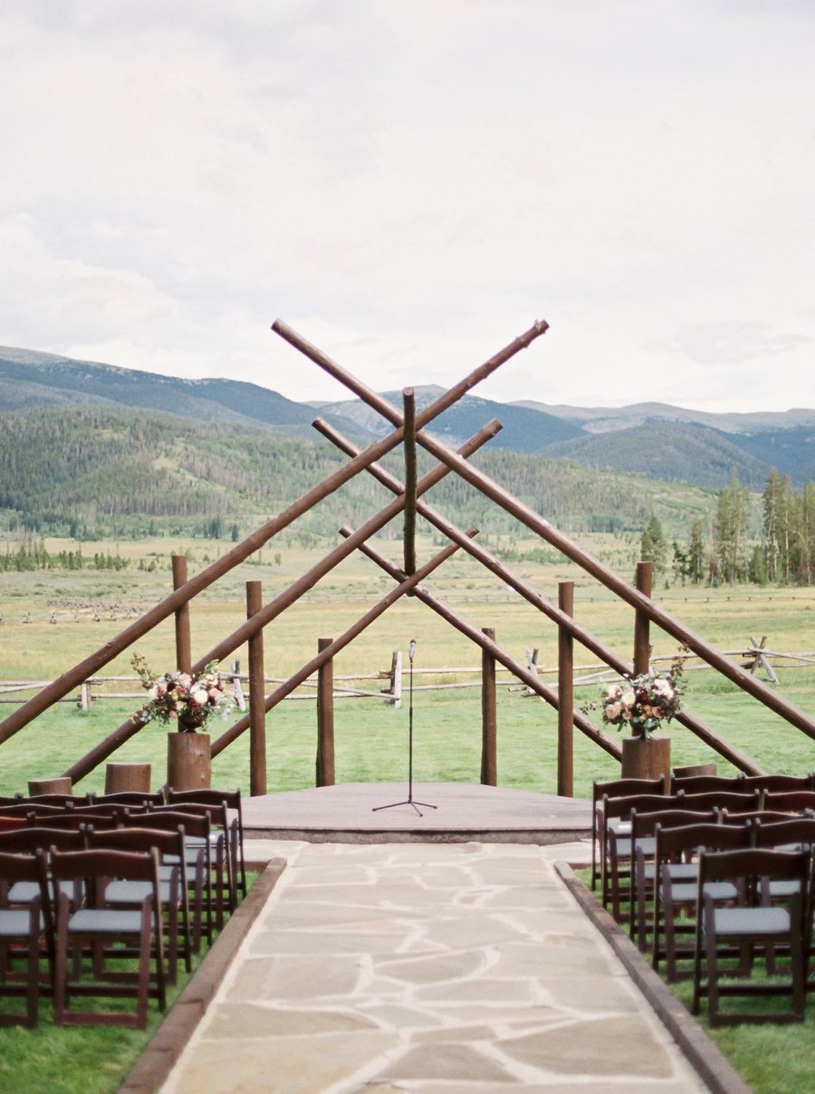 A Burgundy & Blush Elegant Rustic Colorado Wedding via TheELD.com