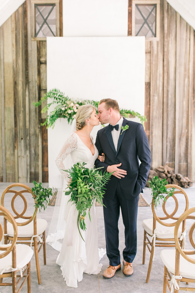 Fresh Blush & Lavender Southern Wedding Ideas via TheELD.com