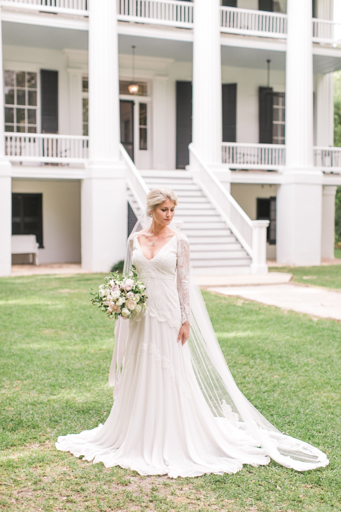 Fresh Blush & Lavender Southern Wedding Ideas via TheELD.com