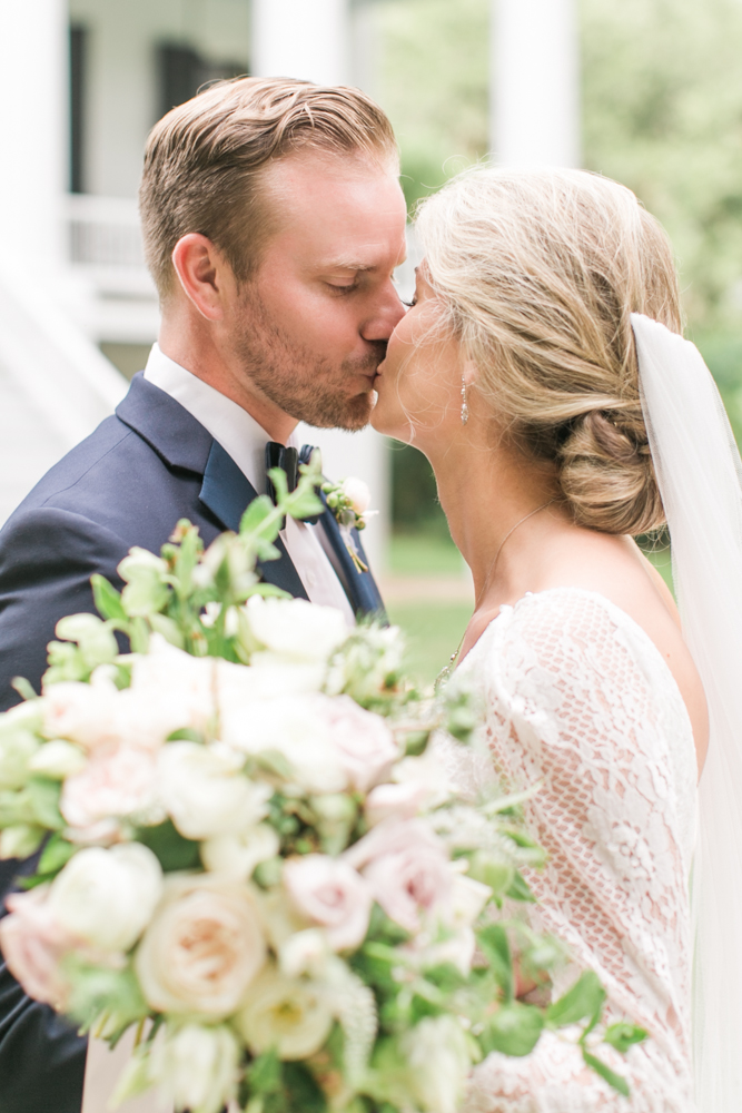 Fresh Blush & Lavender Southern Wedding Ideas via TheELD.com