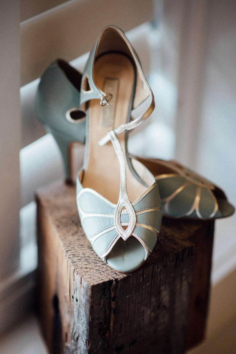 Colorful & Eclectic Surprise Chicago Brunch Wedding via TheELD.com