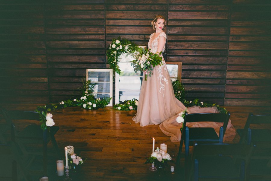 Green & White Modern Ethereal Wedding Ideas via TheELD.com