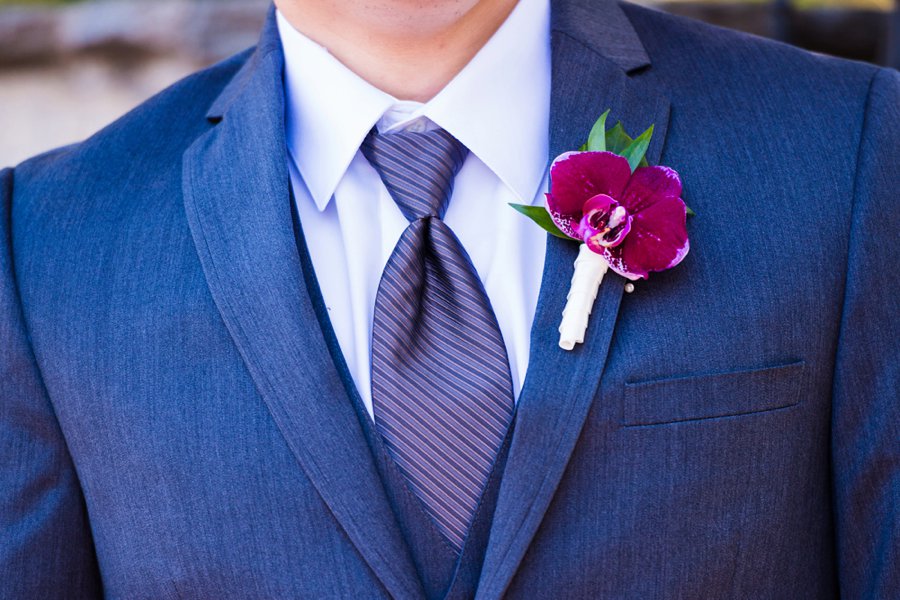 A Modern & Elegant Purple California Wedding via TheELD.com