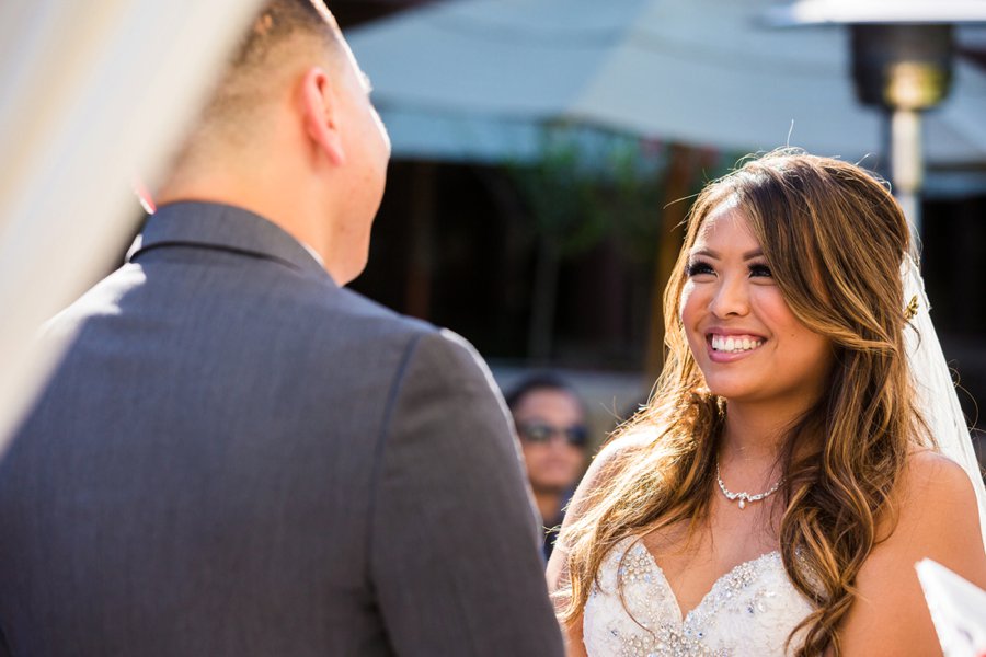 A Modern & Elegant Purple California Wedding via TheELD.com