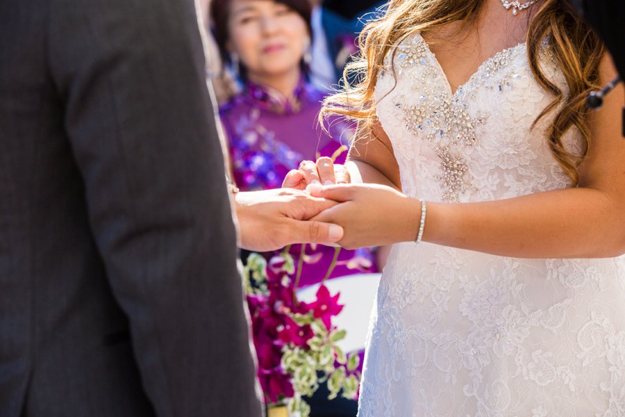 A Modern & Elegant Purple California Wedding via TheELD.com