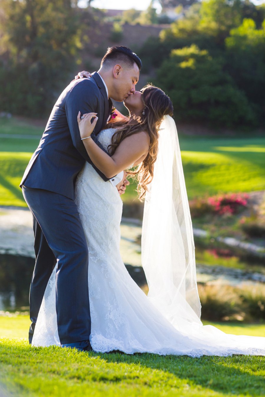 A Modern & Elegant Purple California Wedding via TheELD.com